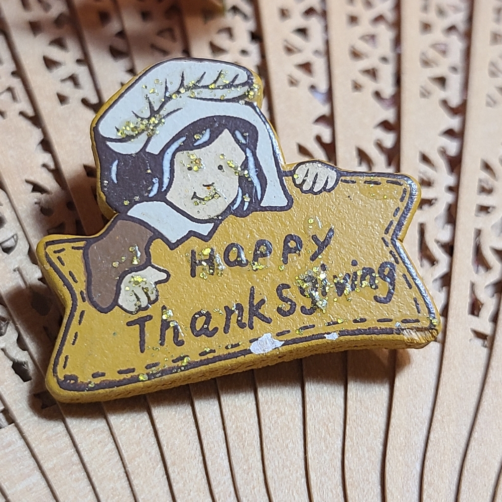 Happy Thanksgiving vintage pin